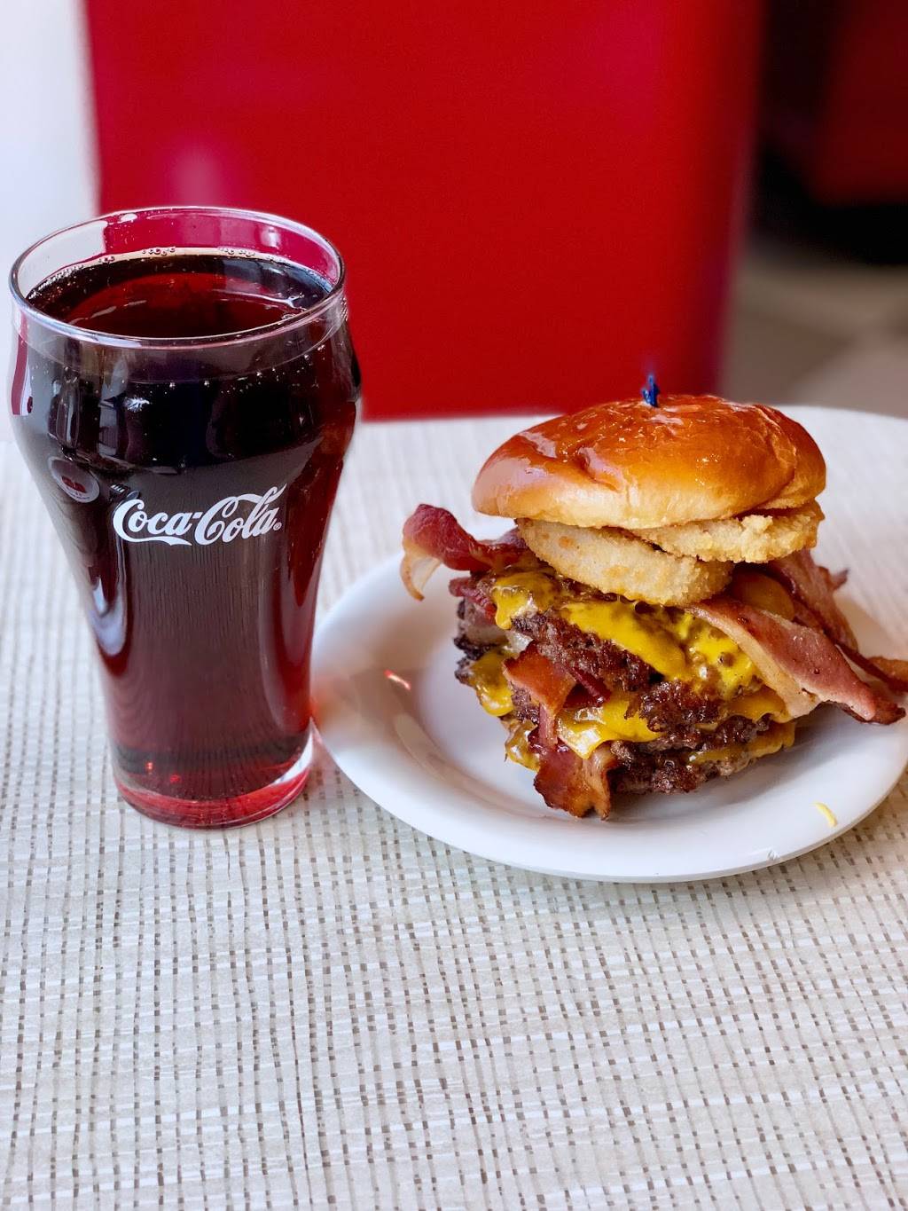 Johnny Rockets | restaurant | 1155 Buck Creek Rd #720, Simpsonville, KY 40067, USA | 5027225362 OR +1 502-722-5362