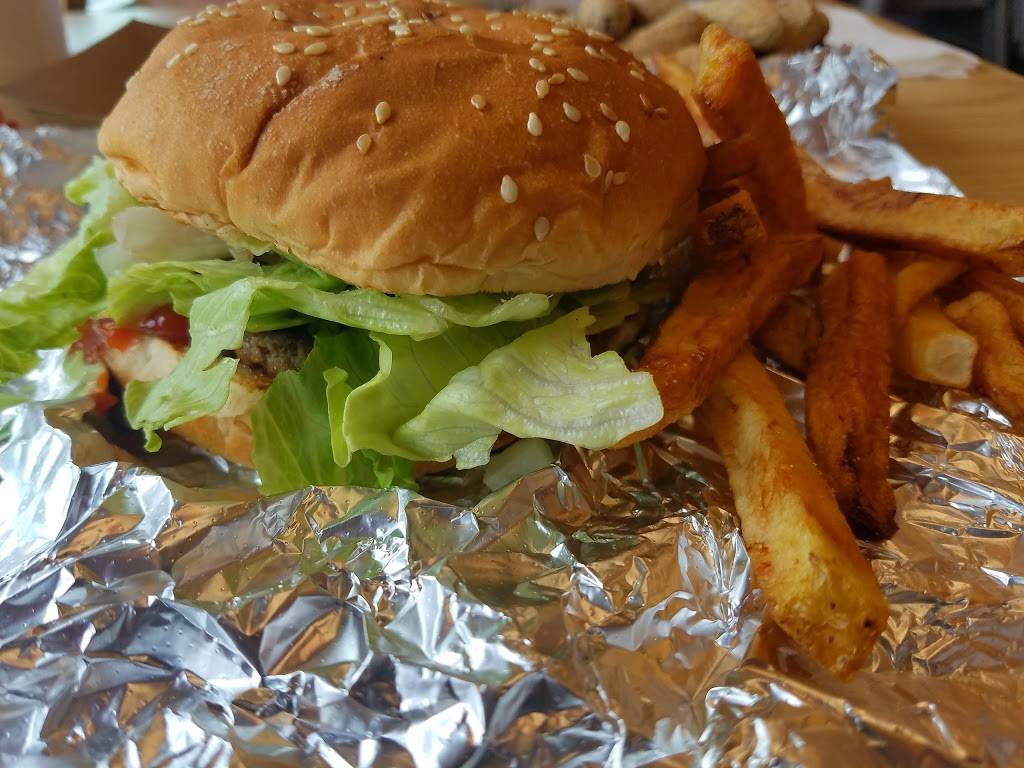 Five Guys | meal takeaway | 20 Rosebrook Pl, Wareham, MA 02571, USA | 5082737156 OR +1 508-273-7156