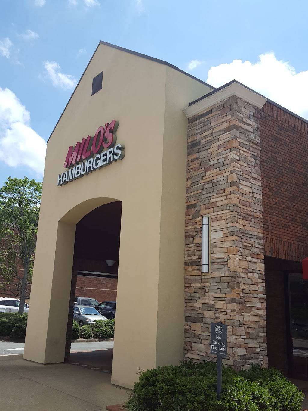 Milos Hamburgers | restaurant | 1210 Inverness Highland Dr, Birmingham, AL 35242, USA | 2059916456 OR +1 205-991-6456