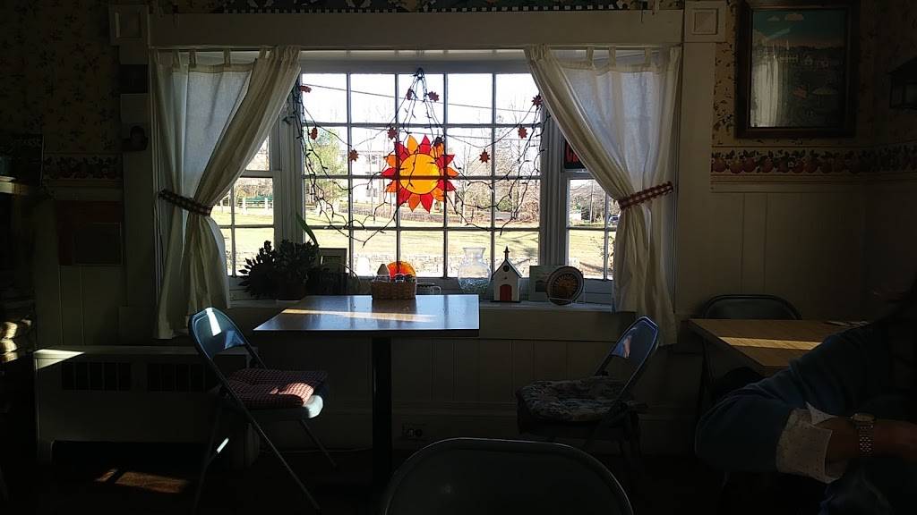 Sunburst Restaurant | restaurant | 484 Main St, Fiskdale, MA 01518, USA | 5088687438 OR +1 508-868-7438