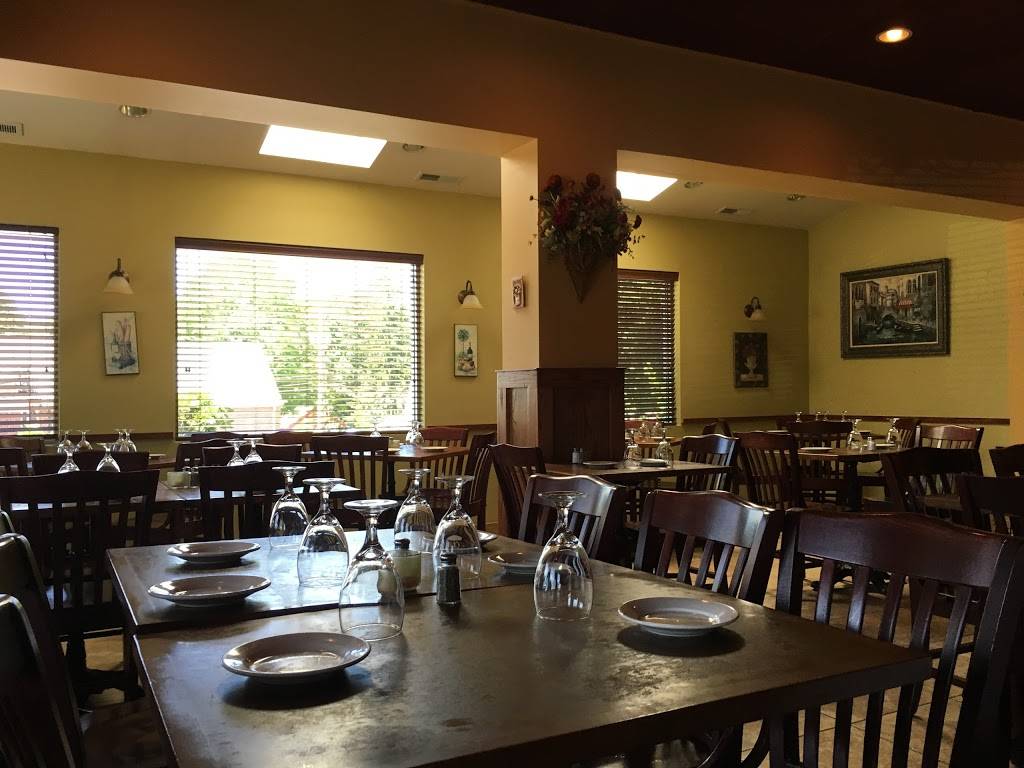 Carinis Pizzeria & Restaurant | restaurant | # E, 5062, 822 E Center St, Wallingford, CT 06492, USA | 2032656163 OR +1 203-265-6163