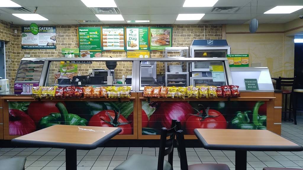 Subway | meal takeaway | 965 NE 125th St, North Miami, FL 33161, USA | 3058957511 OR +1 305-895-7511