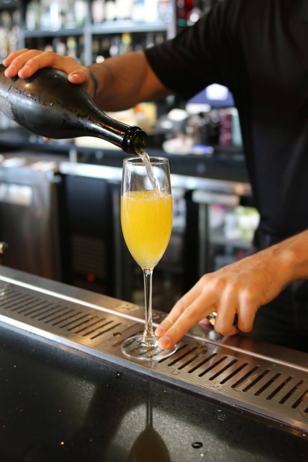 Amaranthine Bistro | restaurant | 9801 NE 2nd Ave, Miami Shores, FL 33138, USA | 7869074924 OR +1 786-907-4924