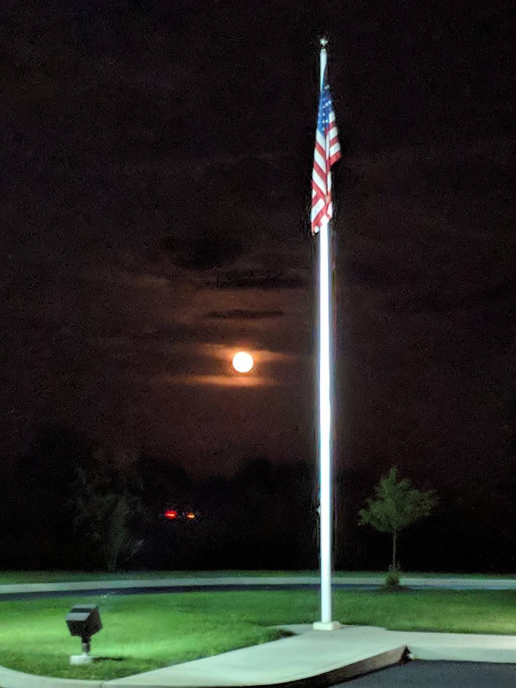 White Castle | restaurant | 1830 Marketplace Boulevard, Shelbyville, IN 46176, USA | 3174210161 OR +1 317-421-0161