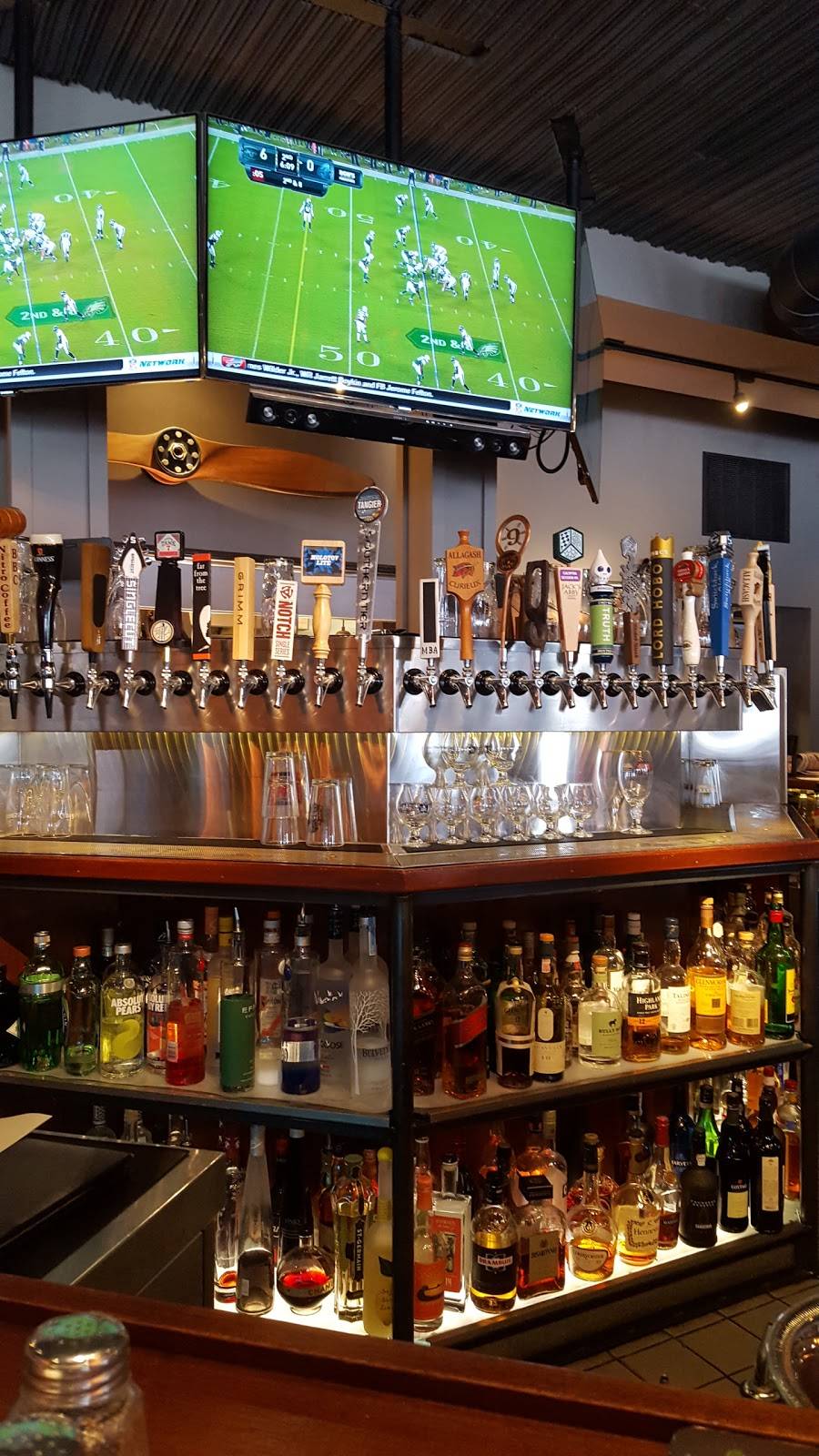 Black Cow Tap & Grill | restaurant | 16 Bay Rd, South Hamilton, MA 01982, USA | 9784681166 OR +1 978-468-1166