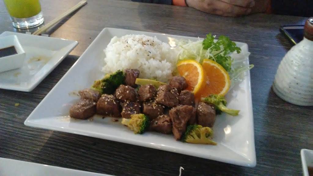 AKI SUSHI | restaurant | 145 E Sunset Rd A-100, El Paso, TX 79922, USA | 9157608888 OR +1 915-760-8888