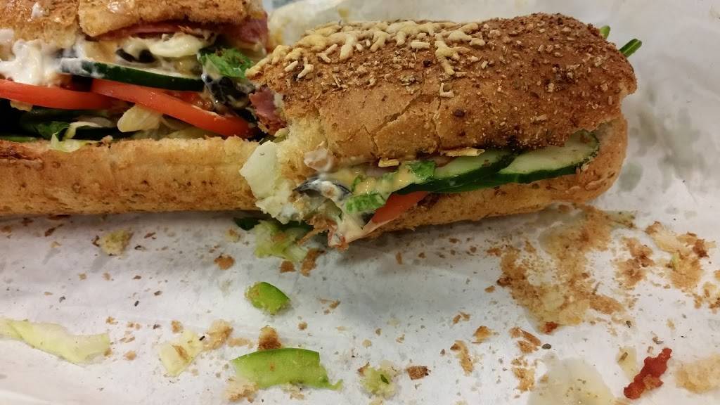Subway Restaurants | restaurant | 3250 Big Dalton Ave, Baldwin Park, CA 91706, USA | 6263384813 OR +1 626-338-4813