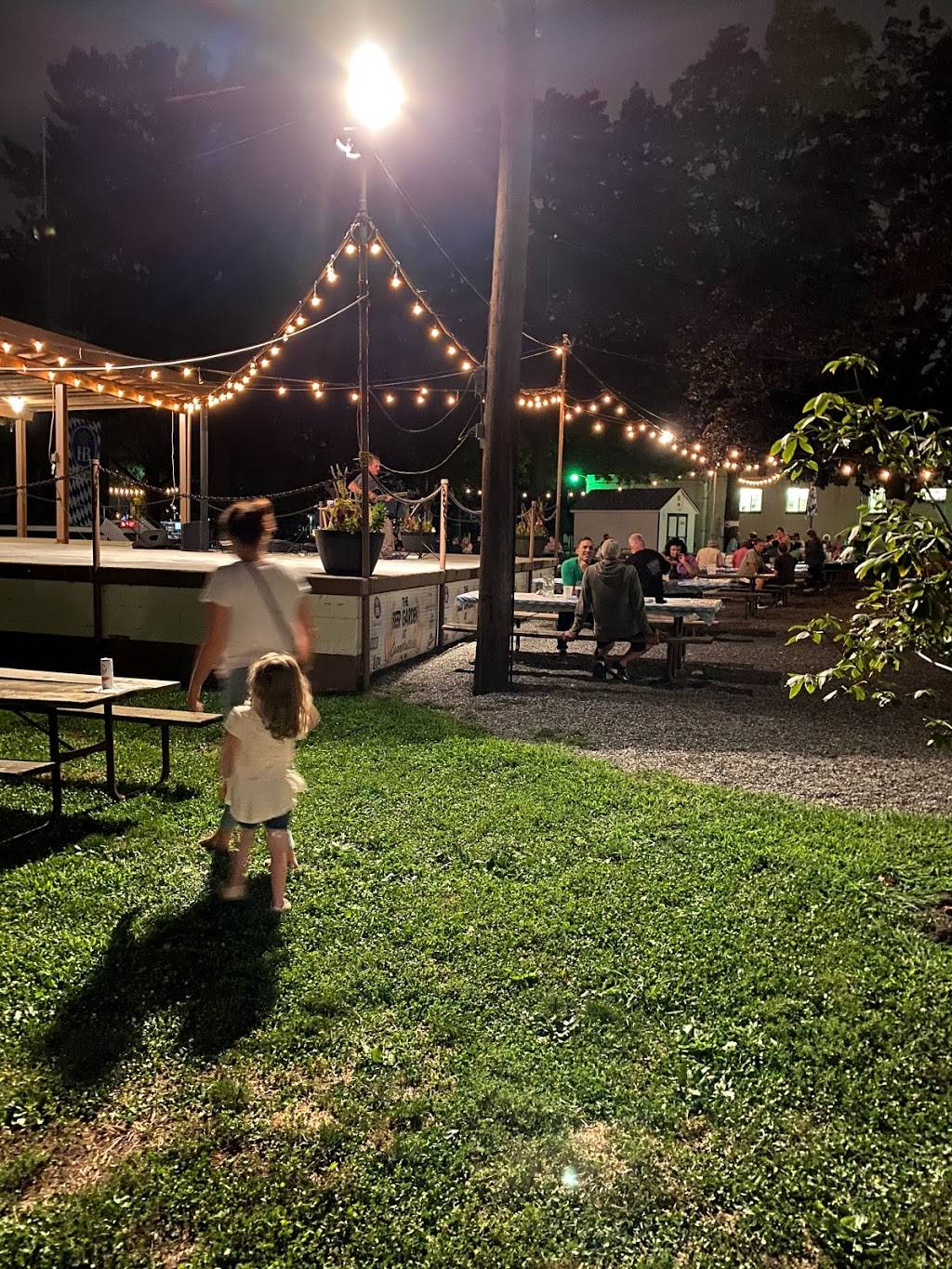 Cannstatter Volksfest Verein | restaurant | 9130 Academy Rd, Philadelphia, PA 19114, USA | 2153320121 OR +1 215-332-0121