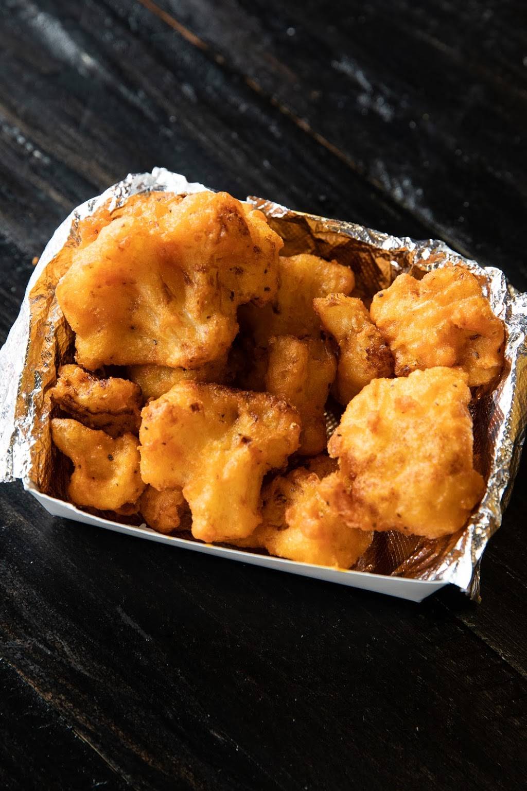 Wing Snob | restaurant | 205 S Livernois Rd, Rochester Hills, MI 48307, USA | 2489659464 OR +1 248-965-9464