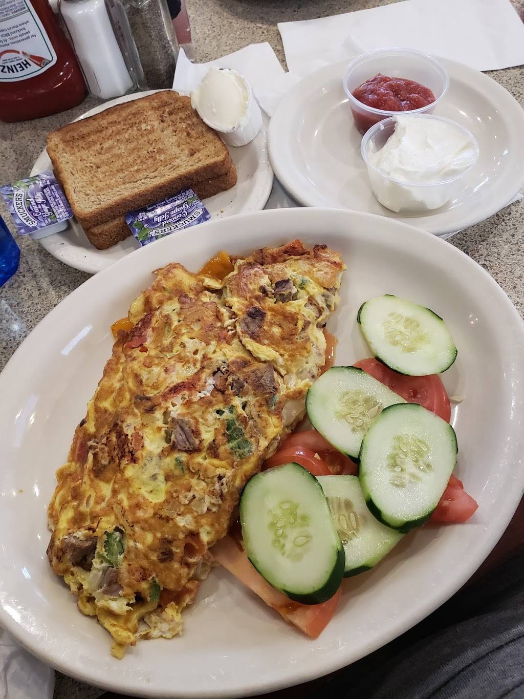 Esquire | restaurant | 105-45 Cross Bay Blvd, Jamaica, NY 11417, USA | 7188457600 OR +1 718-845-7600