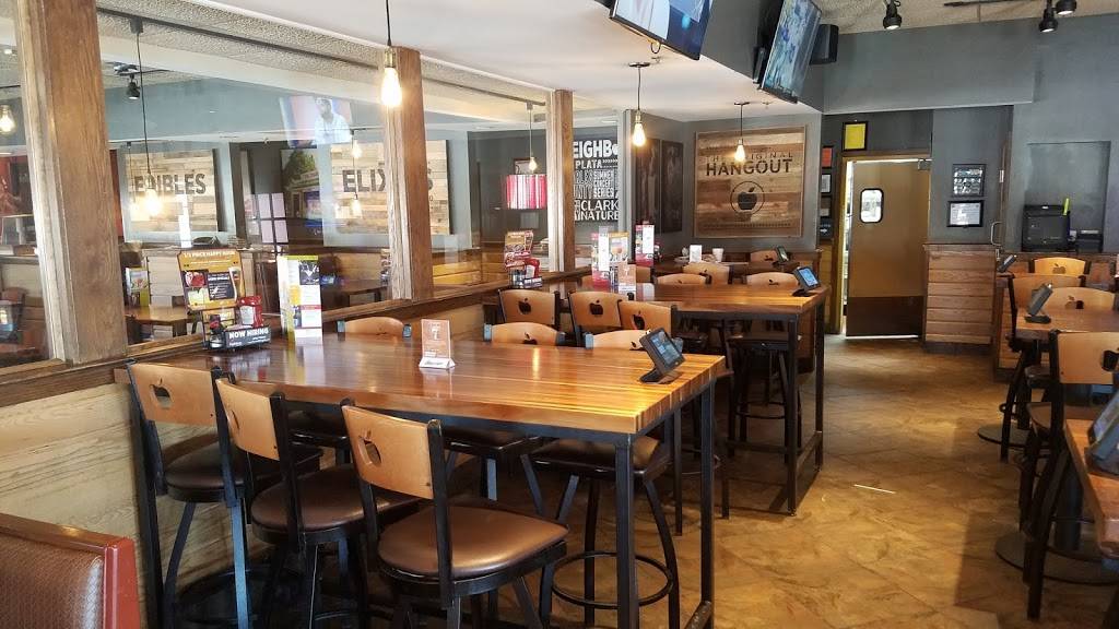 Applebees Grill + Bar | restaurant | 10 Shining Willow Way, La Plata, MD 20646, USA | 3015394945 OR +1 301-539-4945