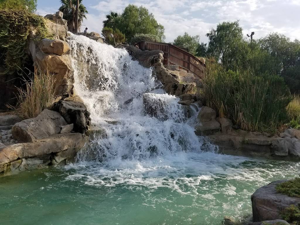 Mountasia Family Fun Center | restaurant | 21516 Golden Triangle Rd, Santa Clarita, CA 91350, USA | 6612534386 OR +1 661-253-4386