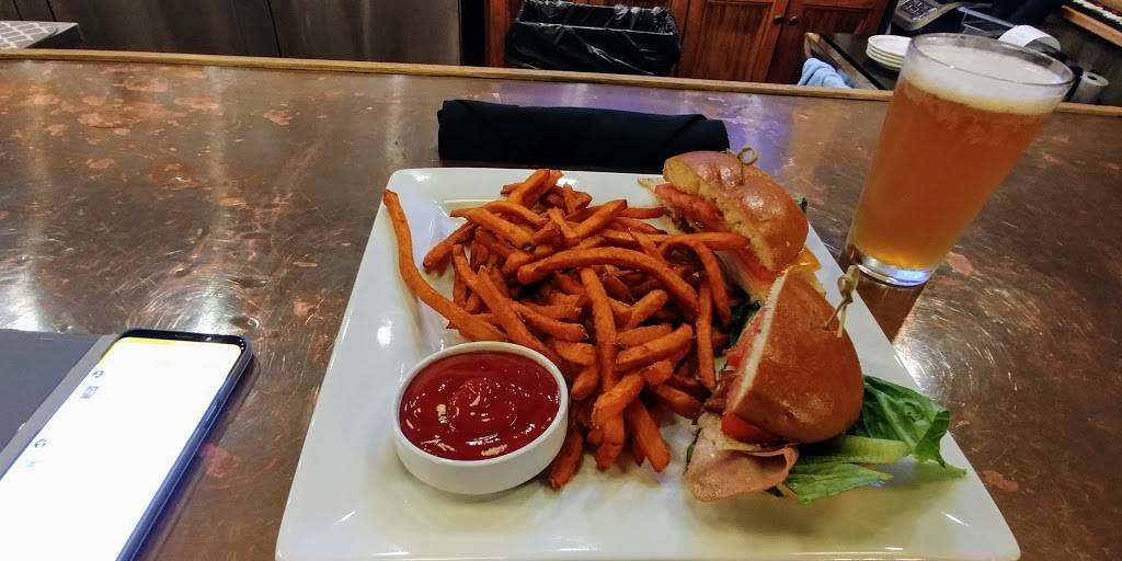 The Emerald Stone Grille | restaurant | 1001 Jefferson St, Lynchburg, VA 24504, USA | 4344394906 OR +1 434-439-4906