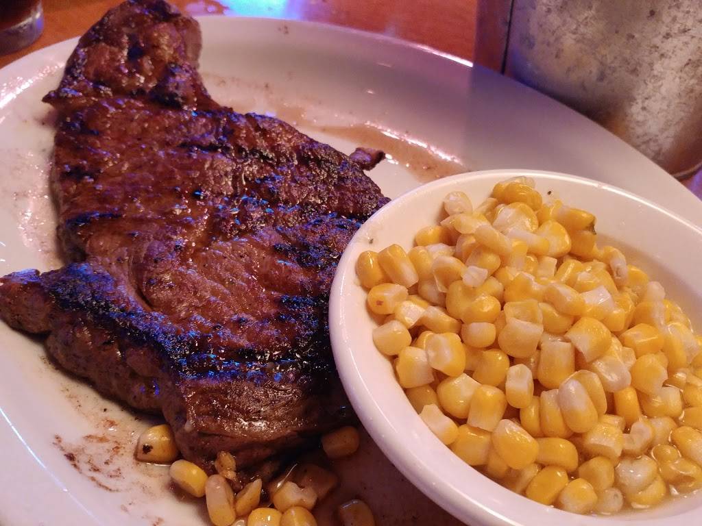 Texas Roadhouse | restaurant | 2856 Patriots Ln, Naperville, IL 60563, USA | 6307780960 OR +1 630-778-0960