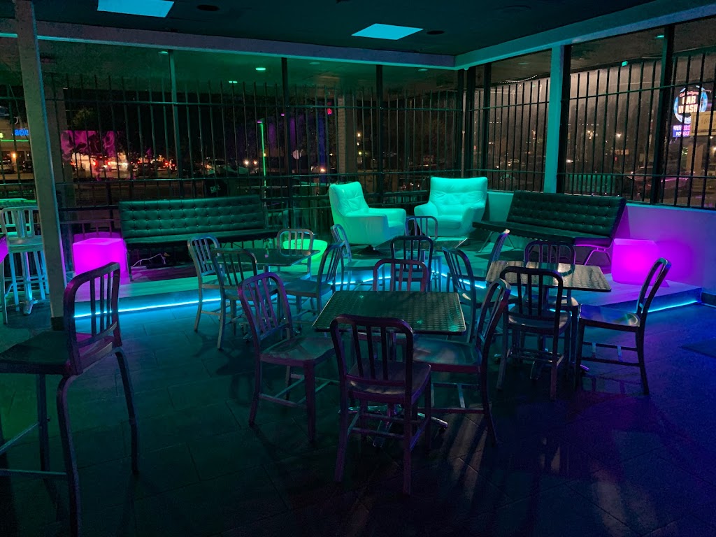 Vibe Life Daiquri Lounge and Cassys Kitchen | restaurant | 9450 Cullen Blvd, Houston, TX 77051, USA | 8328809154 OR +1 832-880-9154