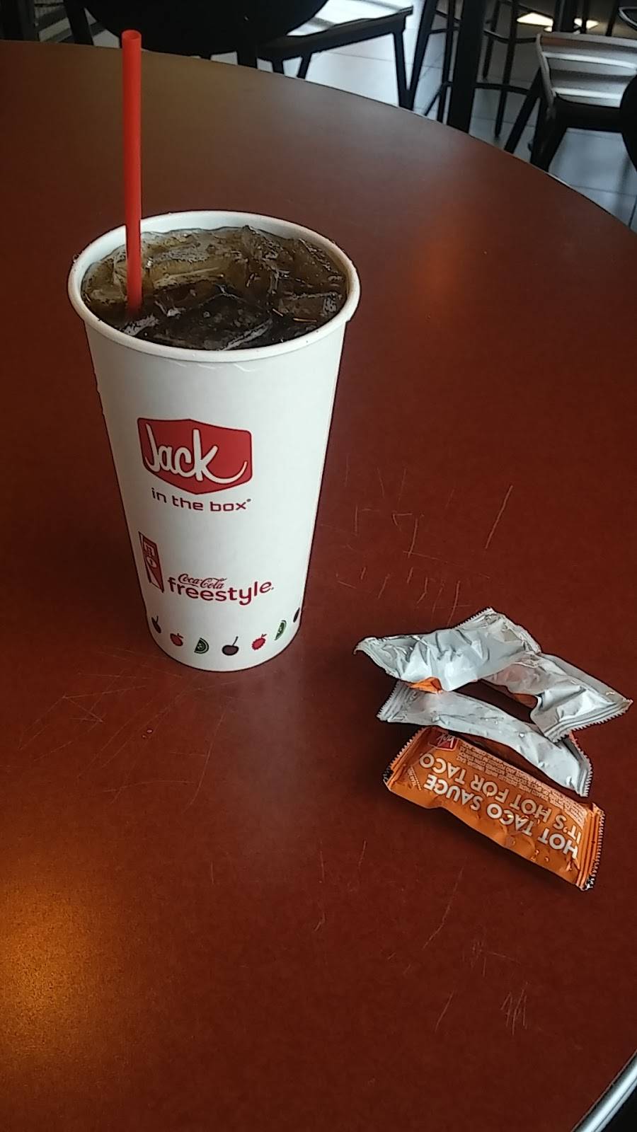 Jack in the Box | restaurant | 2921 S Figueroa St, Los Angeles, CA 90007, USA | 2137455530 OR +1 213-745-5530