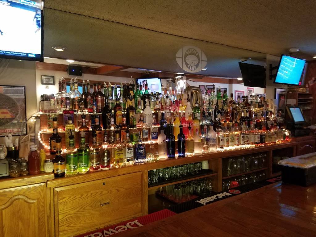 Varsity Club Restaurant & Bar | restaurant | 278 W Lane Ave, Columbus, OH 43201, USA | 6142996269 OR +1 614-299-6269