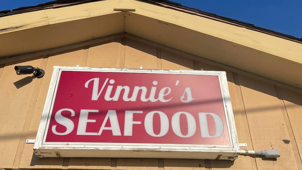 Vinnies Seafood | restaurant | 2220 Meeting St, North Charleston, SC 29405, USA | 8438054169 OR +1 843-805-4169