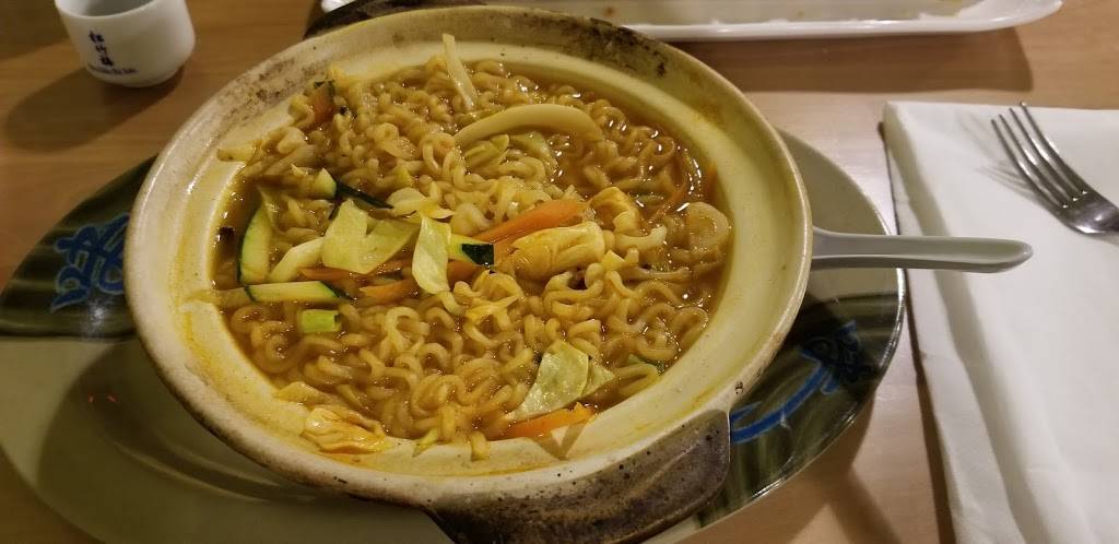 Sushi House | restaurant | 9308 Dyer St Suite A, El Paso, TX 79924, USA | 9152198825 OR +1 915-219-8825