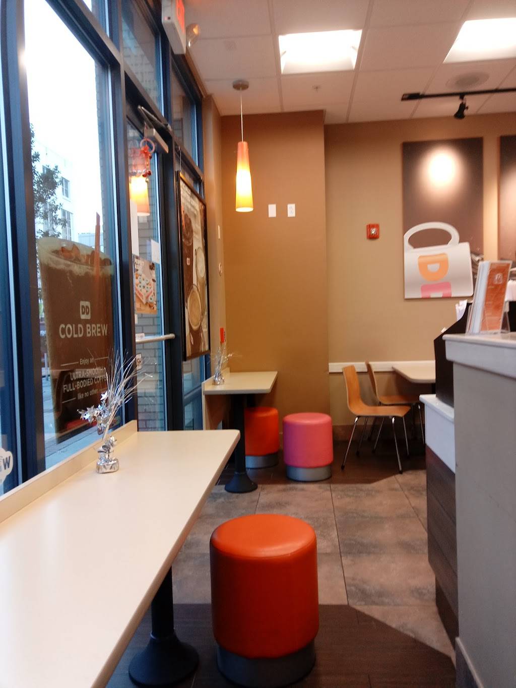 Dunkin | bakery | 486 N Orange Ave Suite 5, Orlando, FL 32801, USA | 4076747385 OR +1 407-674-7385