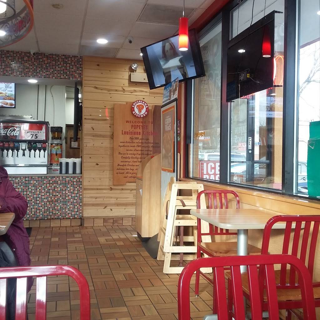 Popeyes Louisiana Kitchen | restaurant | 5248 W Belmont Ave, Chicago, IL 60641, USA | 7736852204 OR +1 773-685-2204