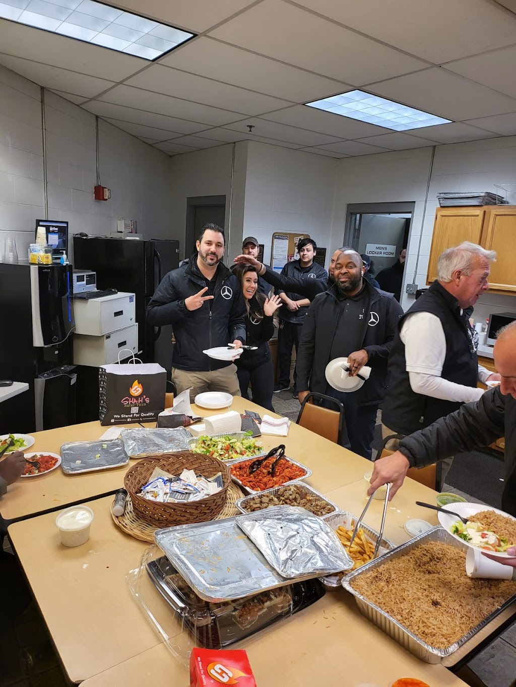 Shahs Halal Food | restaurant | 13 Chestnut Hill Plaza, Newark, DE 19713, USA | 3022941829 OR +1 302-294-1829