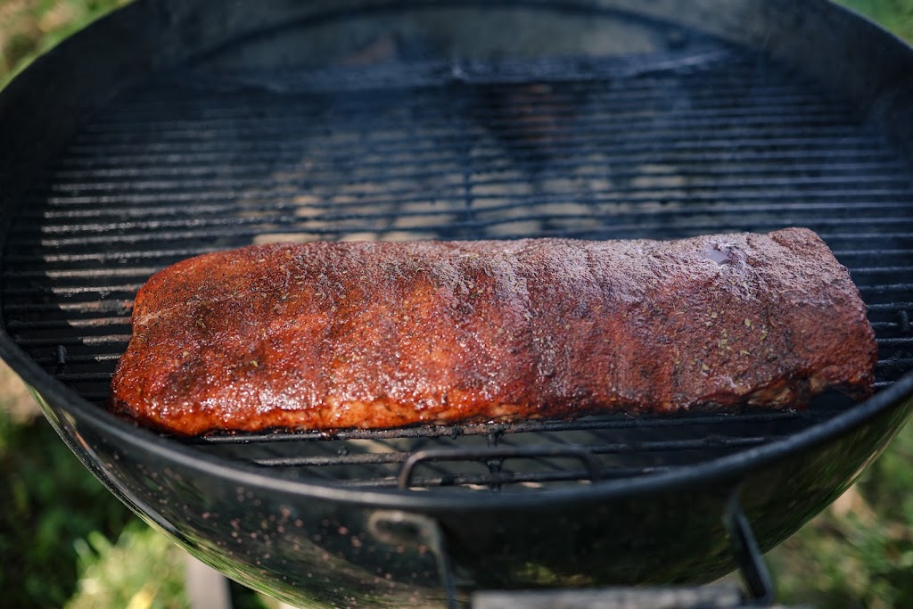 Smokey Mitten Barbeque | meal delivery | 8661 W Sherwood Rd, Fowlerville, MI 48836, USA | 5173041977 OR +1 517-304-1977