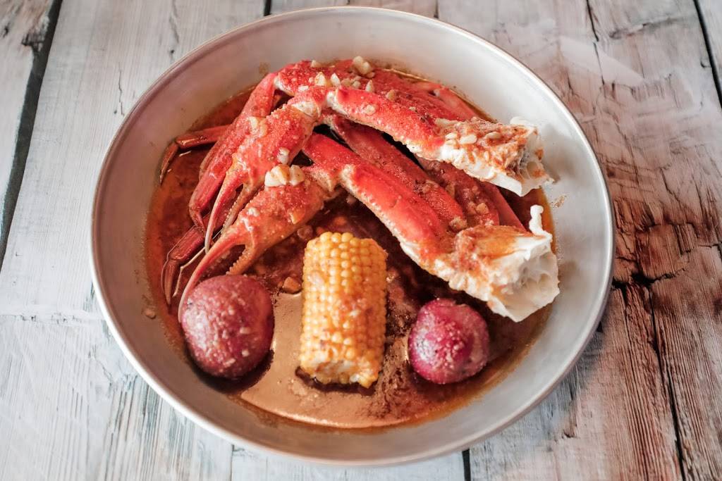 Hook & Reel Cajun Seafood & Bar | restaurant | 4949 Cal Sag Rd, Crestwood, IL 60445, USA | 7083888232 OR +1 708-388-8232