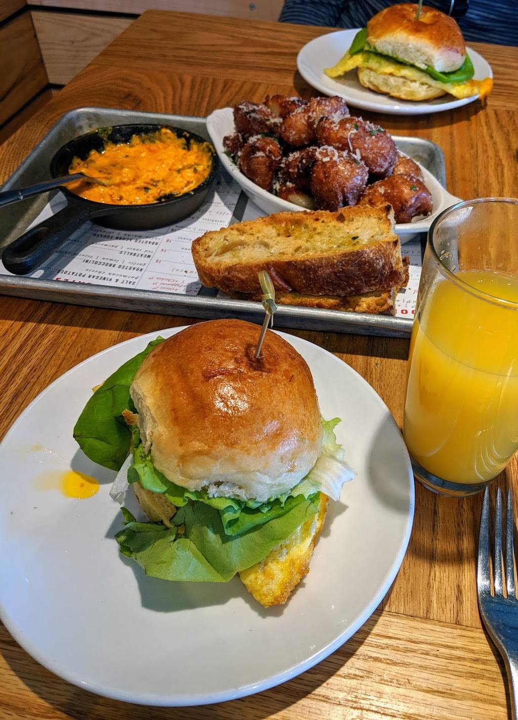 Oven & Tap | restaurant | 215 S Main St #3, Bentonville, AR 72712, USA | 4792685884 OR +1 479-268-5884