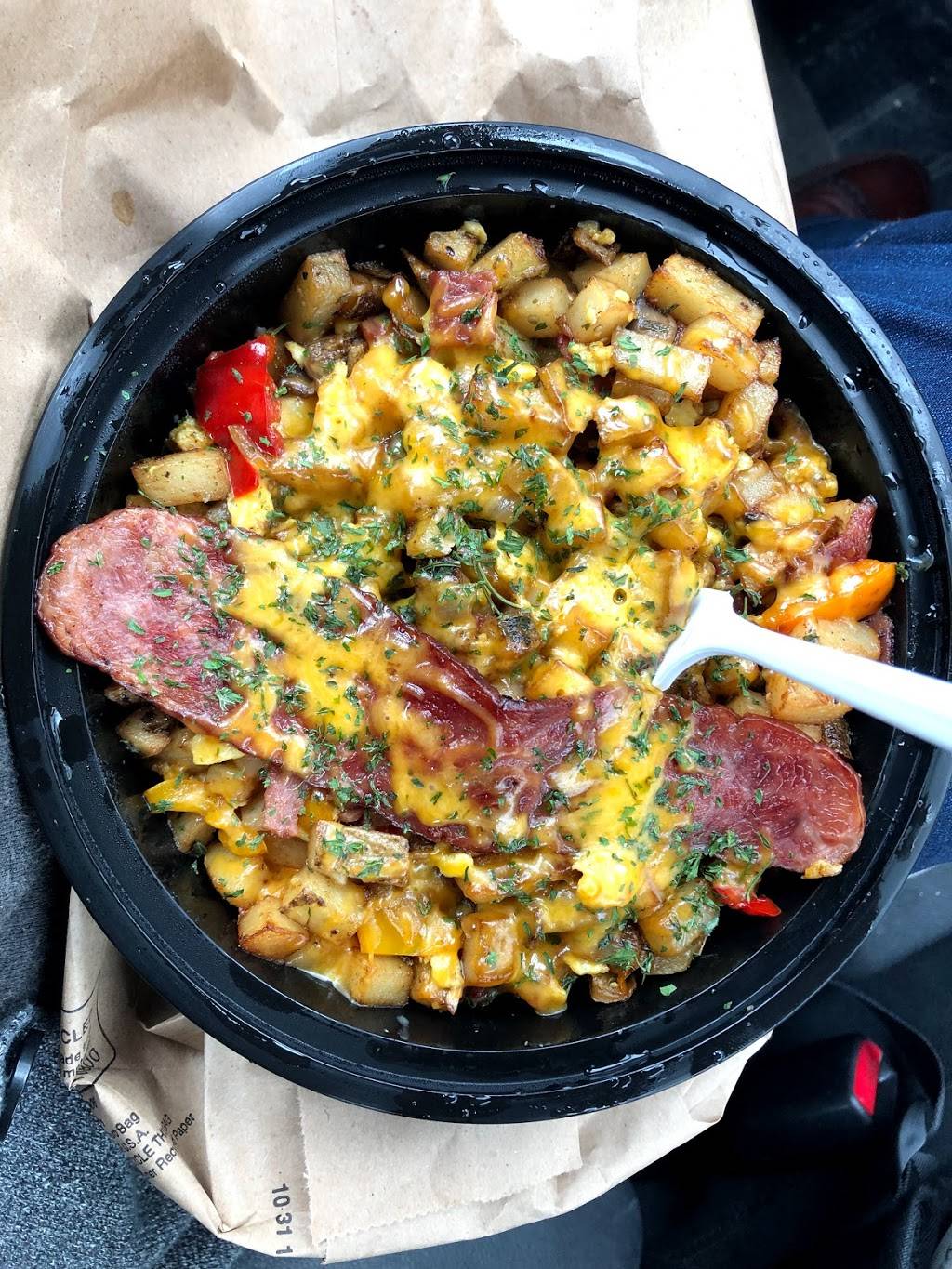 7 Cravings | restaurant | 3101 West 25th St Off, Clark Ave, Cleveland, OH 44109, USA | 2163314350 OR +1 216-331-4350