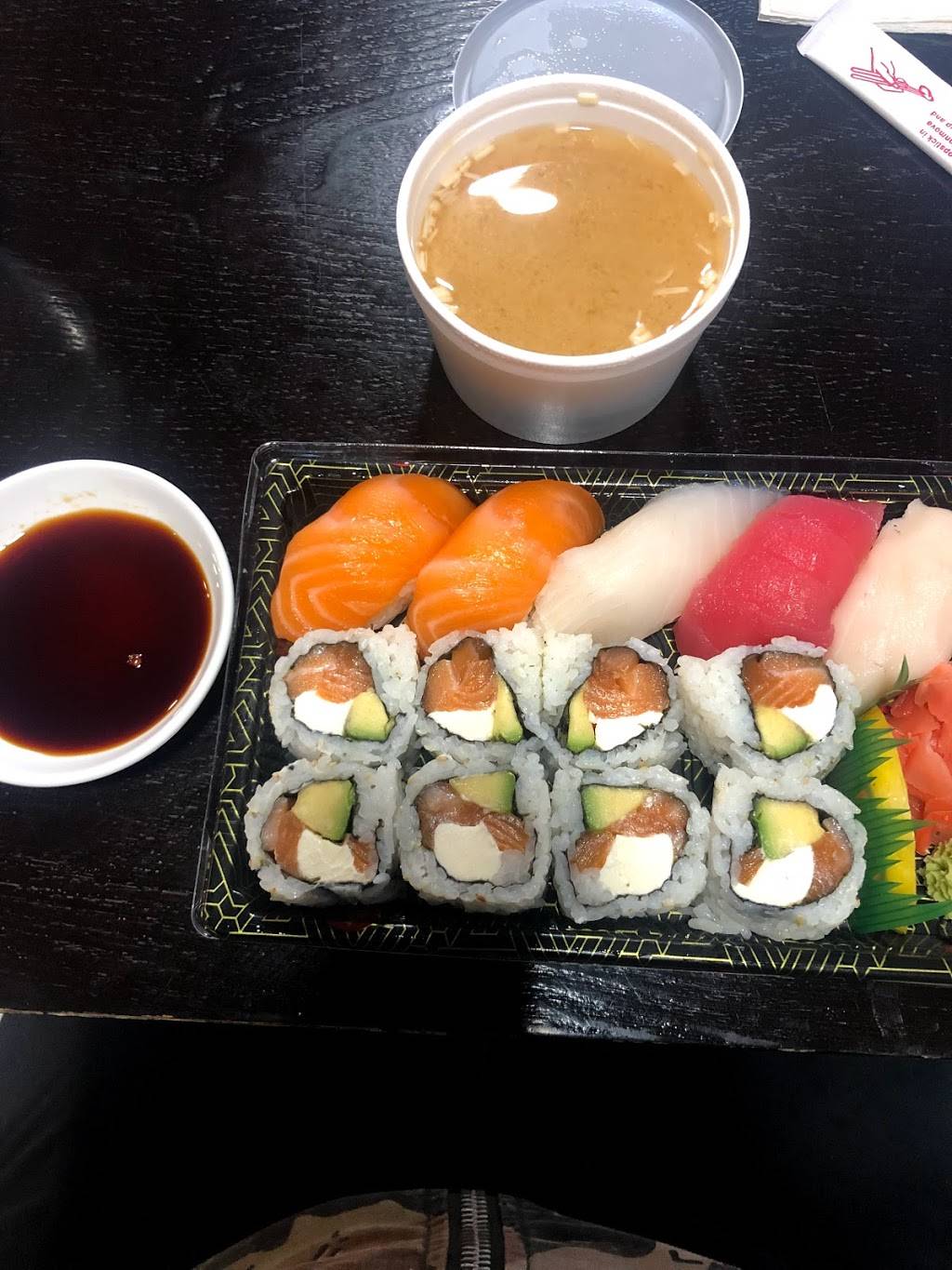 Ueno Take Out Sushi | restaurant | 75 Sherbourne St, Toronto, ON M5A 4S8, Canada | 4163637064 OR +1 416-363-7064