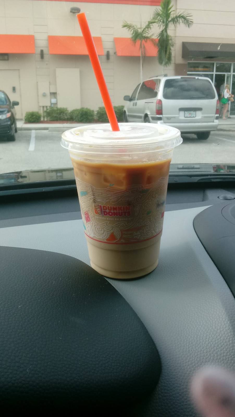 Dunkin | bakery | 2475 Cleveland Ave, Fort Myers, FL 33901, USA | 2394612700 OR +1 239-461-2700