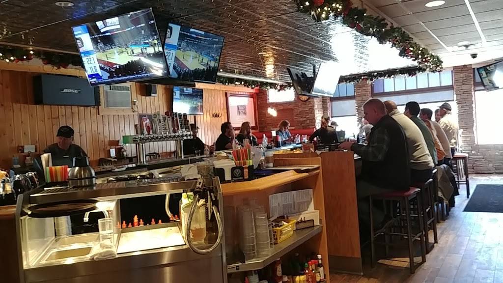 Red Rooster Bar & Restaurant | restaurant | 1832 Wayzata Blvd, Long Lake, MN 55356, USA | 9524734089 OR +1 952-473-4089