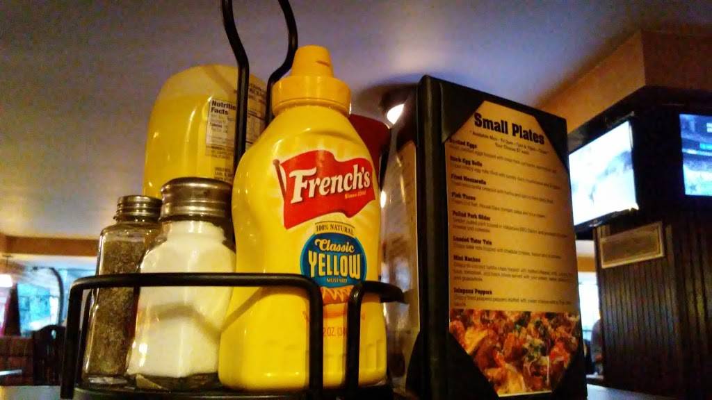 Tysons Social Tavern | restaurant | 1960 Chain Bridge Rd, McLean, VA 22102, USA | 7038932100 OR +1 703-893-2100