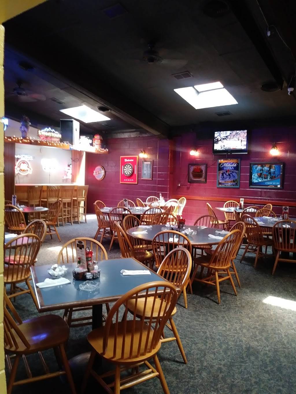 Stringtown Bar & Grill | restaurant | 255 Main St, Florence, KY 41042, USA | 8593718222 OR +1 859-371-8222