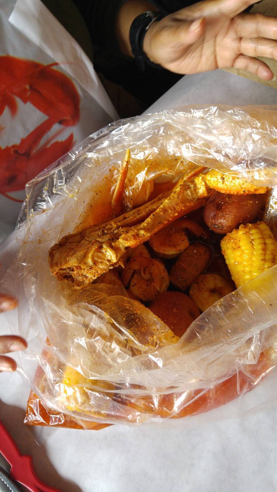 Two Fish | restaurant | 641 E 47th St, Chicago, IL 60653, USA | 7738558845 OR +1 773-855-8845