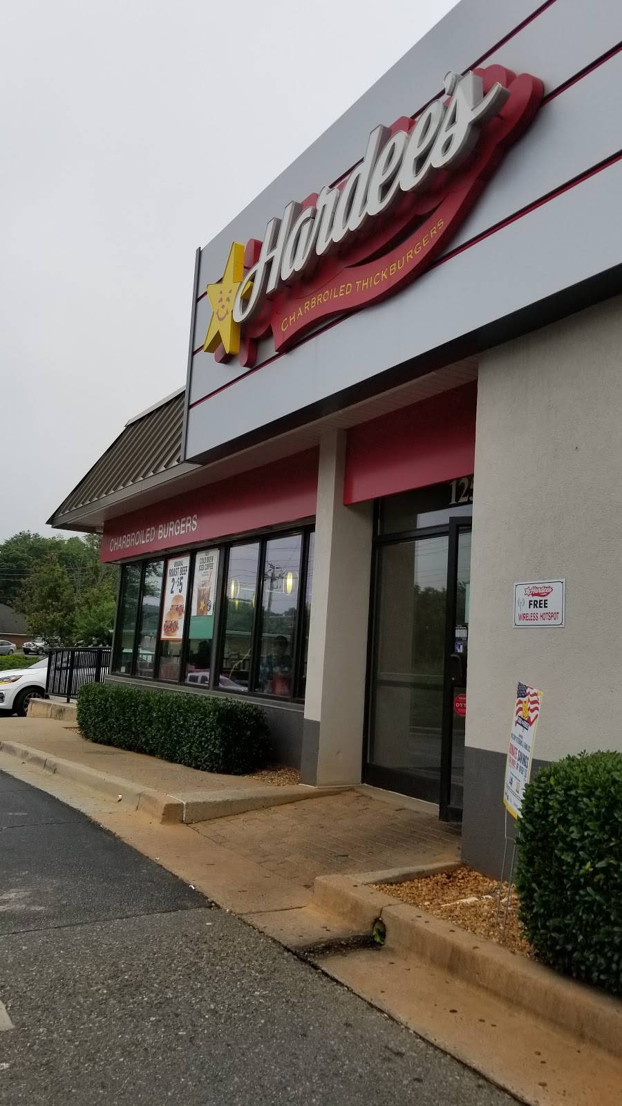Hardees | restaurant | 125 W Maple St, Cumming, GA 30040, USA | 7708444440 OR +1 770-844-4440