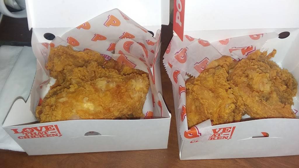 Popeyes Louisiana Kitchen | restaurant | 2402 E 38th St, Indianapolis, IN 46218, USA | 3173771880 OR +1 317-377-1880