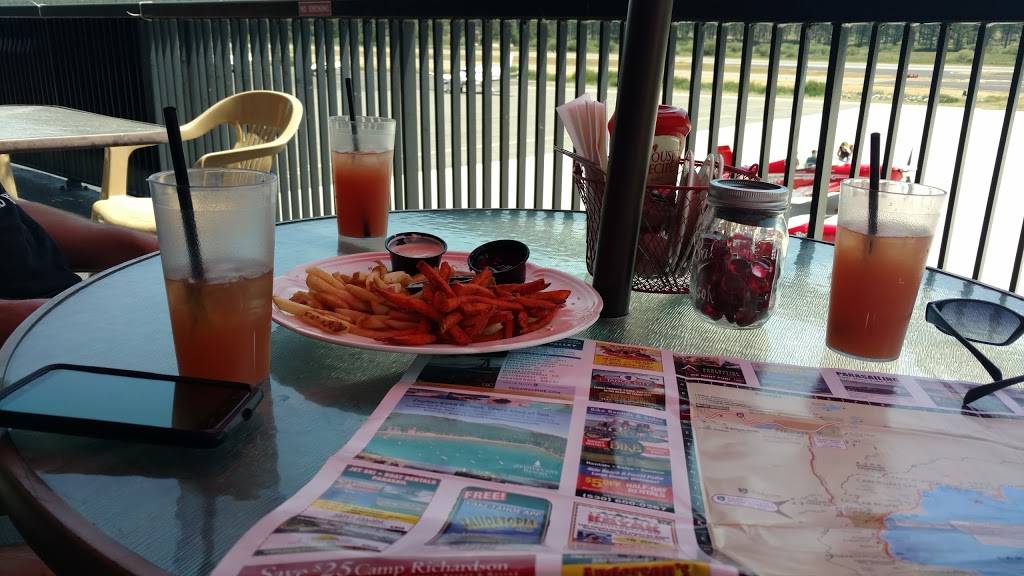 Flight Deck Sports Bar & Grill | restaurant | 1901 Airport Rd #105, South Lake Tahoe, CA 96150, USA | 5306004080 OR +1 530-600-4080