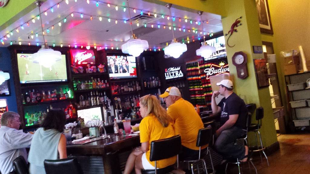 Charritos Bar & Grill | restaurant | 7 Town Center Dr NW, Huntsville, AL 35806, USA | 2562178868 OR +1 256-217-8868