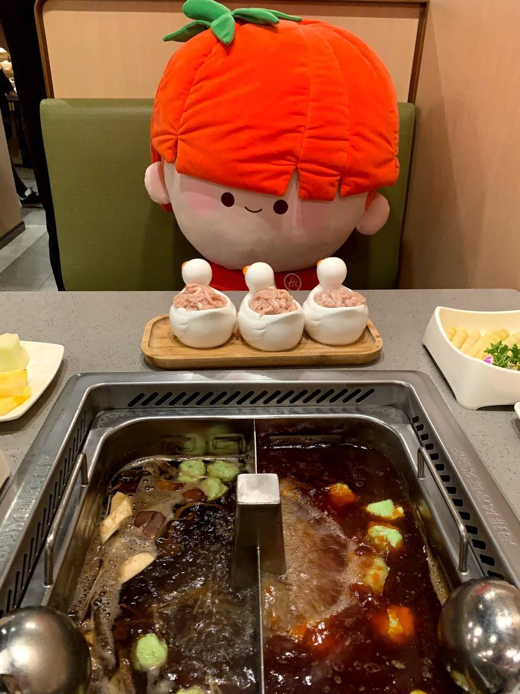 Haidilao Hotpot | restaurant | 138-23 39th Ave, Queens, NY 11354, USA | 9172318888 OR +1 917-231-8888