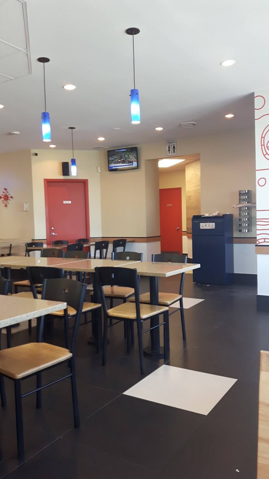 Valentine | restaurant | 203 Boulevard Frontenac E, Thetford Mines, QC G6G 1N3, Canada | 4183388739 OR +1 418-338-8739