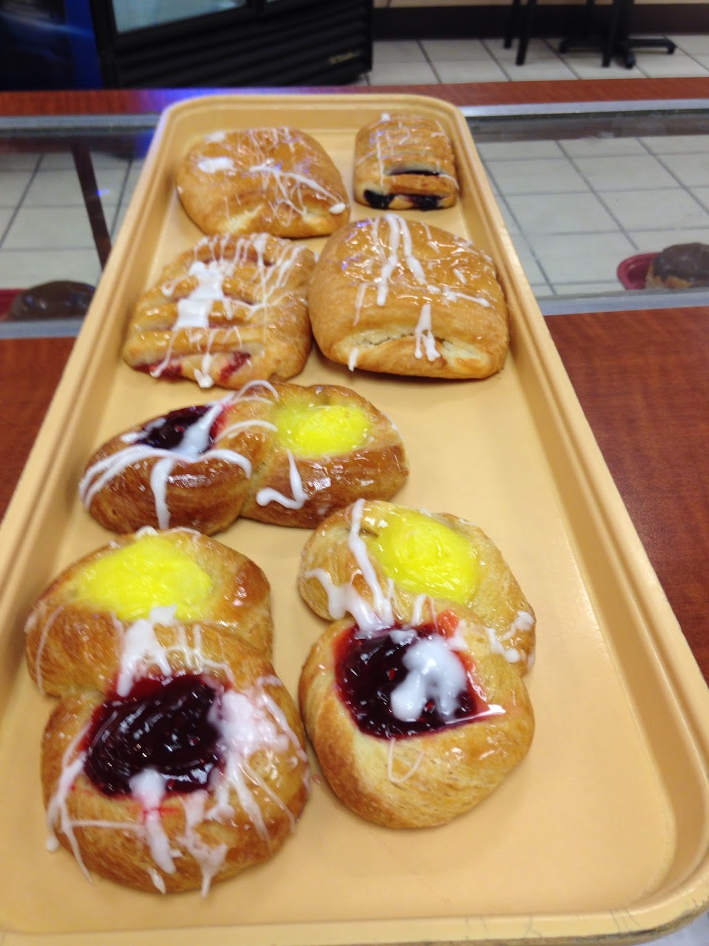 Dippin Donuts | cafe | 2730 Main St, West Warren, MA 01092, USA | 4132896316 OR +1 413-289-6316