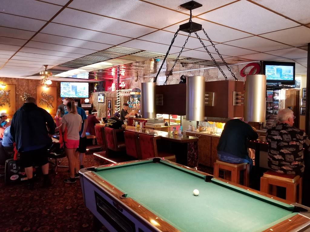 Sloans Tavern | restaurant | 36 N Russell St, Portland, OR 97227, USA | 5032872262 OR +1 503-287-2262