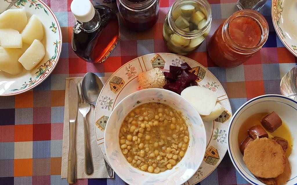 Val Des Rosacees | restaurant | 3300 Montée Robillard, Mirabel, QC J7N 2S4, Canada | 4505981198 OR +1 450-598-1198