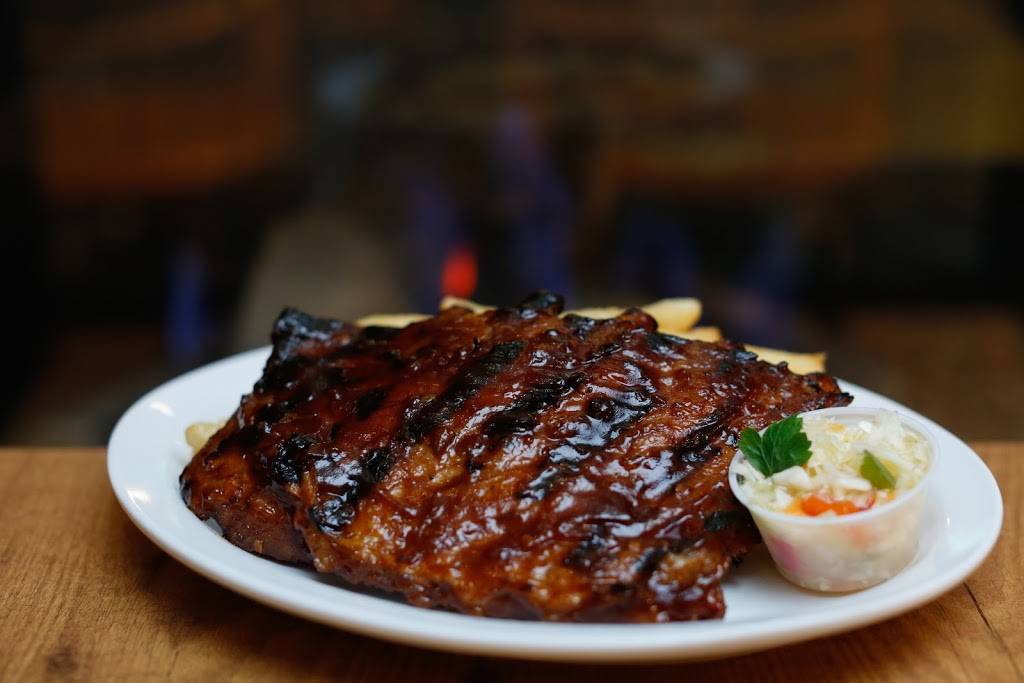 Fisherville Hotel & Tavern | restaurant | 2 Erie Ave S, Fisherville, ON N0A 1G0, Canada | 9057793433 OR +1 905-779-3433