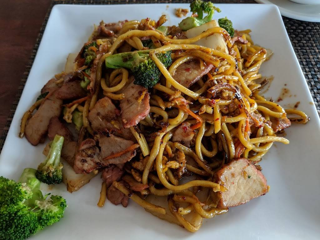 Yum Yum Thai Inc | restaurant | 1995 Springbrook Square Dr, Naperville, IL 60564, USA | 6303693355 OR +1 630-369-3355