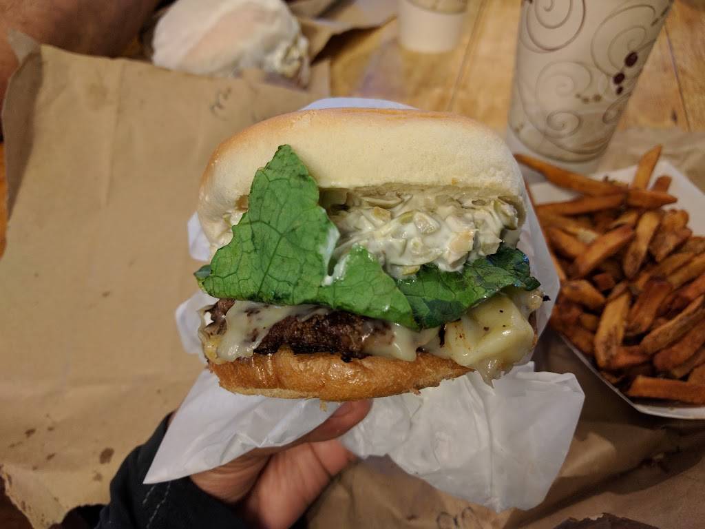 Slabtown Burgers | restaurant | 826 W Front St, Traverse City, MI 49684, USA | 2319321760 OR +1 231-932-1760