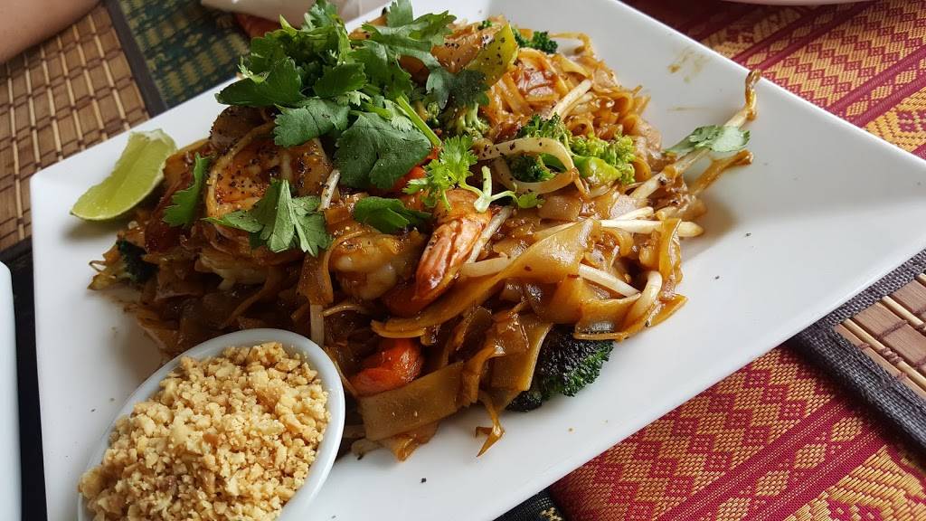 Malinees Thai House | meal takeaway | 300 Taunton Rd E, Oshawa, ON L1H 7K4, Canada | 9052404699 OR +1 905-240-4699