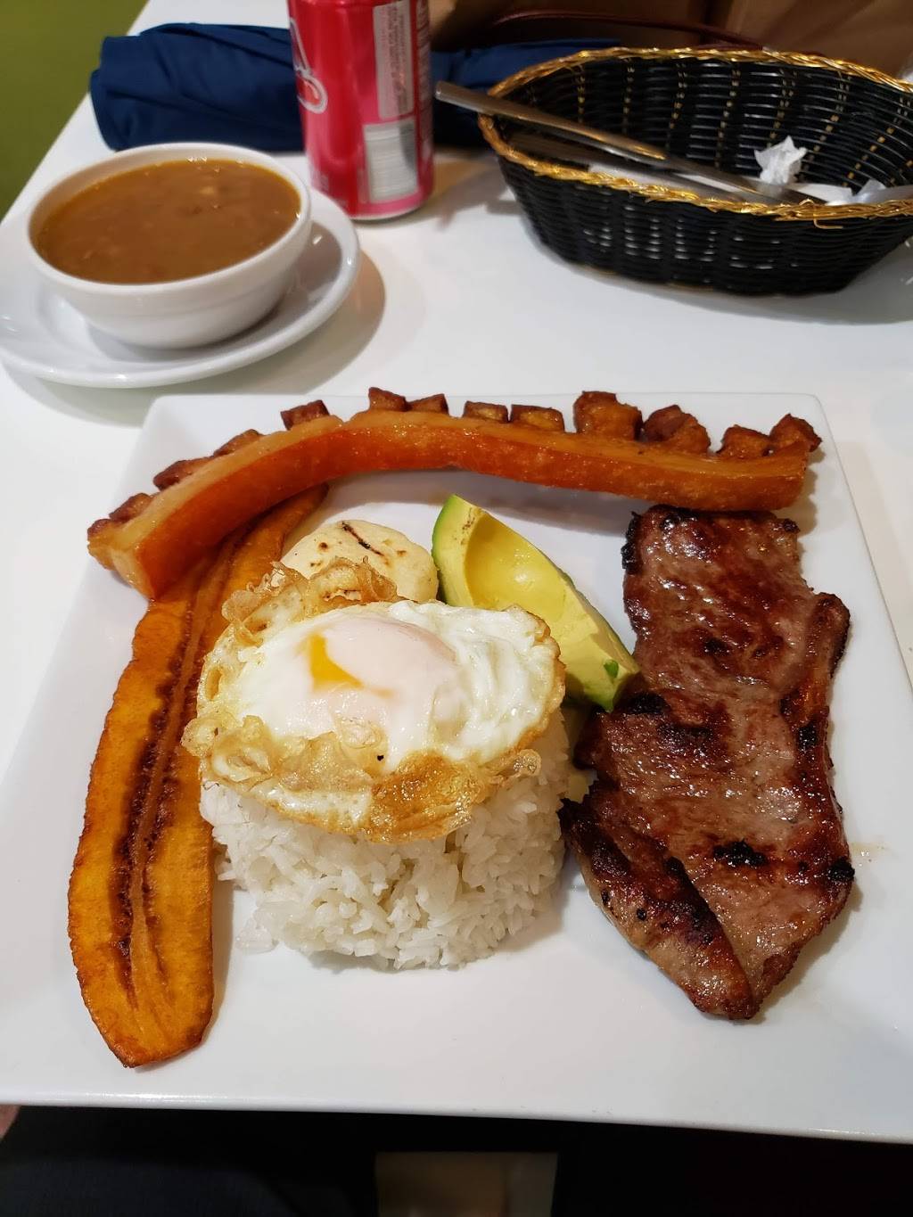 La Abundancia Bakery & Restaurant | restaurant | 59 Meridian St, Boston, MA 02128, USA | 6178748250 OR +1 617-874-8250